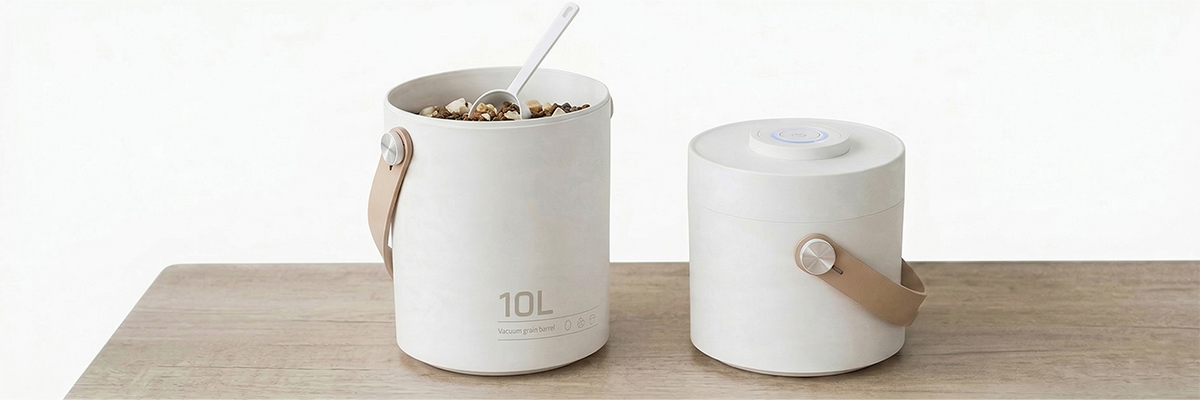 Moisture-proof kibble container
